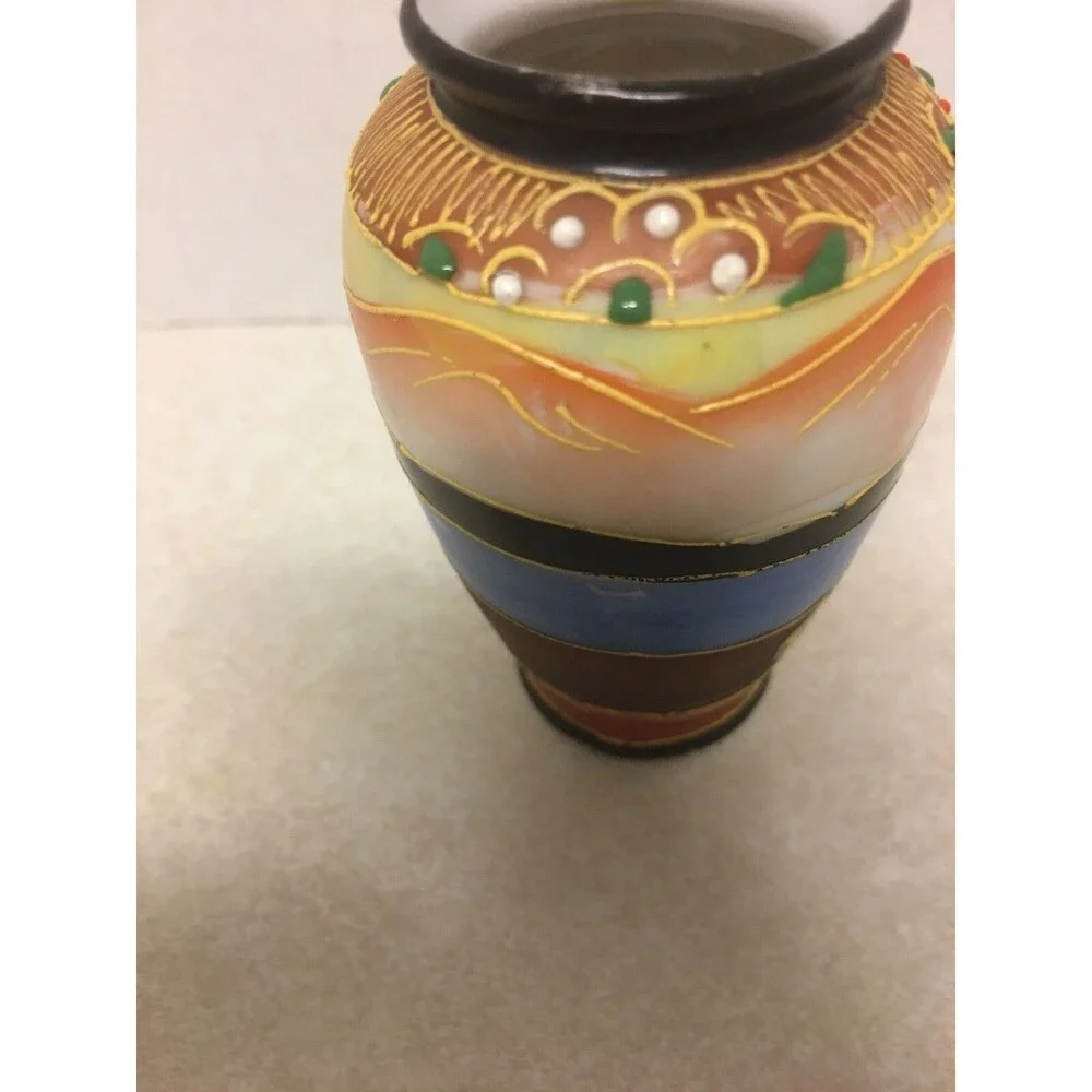 VINTAGE PORCELAIN MORIAGE SATSUMA MINI VASE LADY PRINCESS  HAND PAINTED JAPAN
